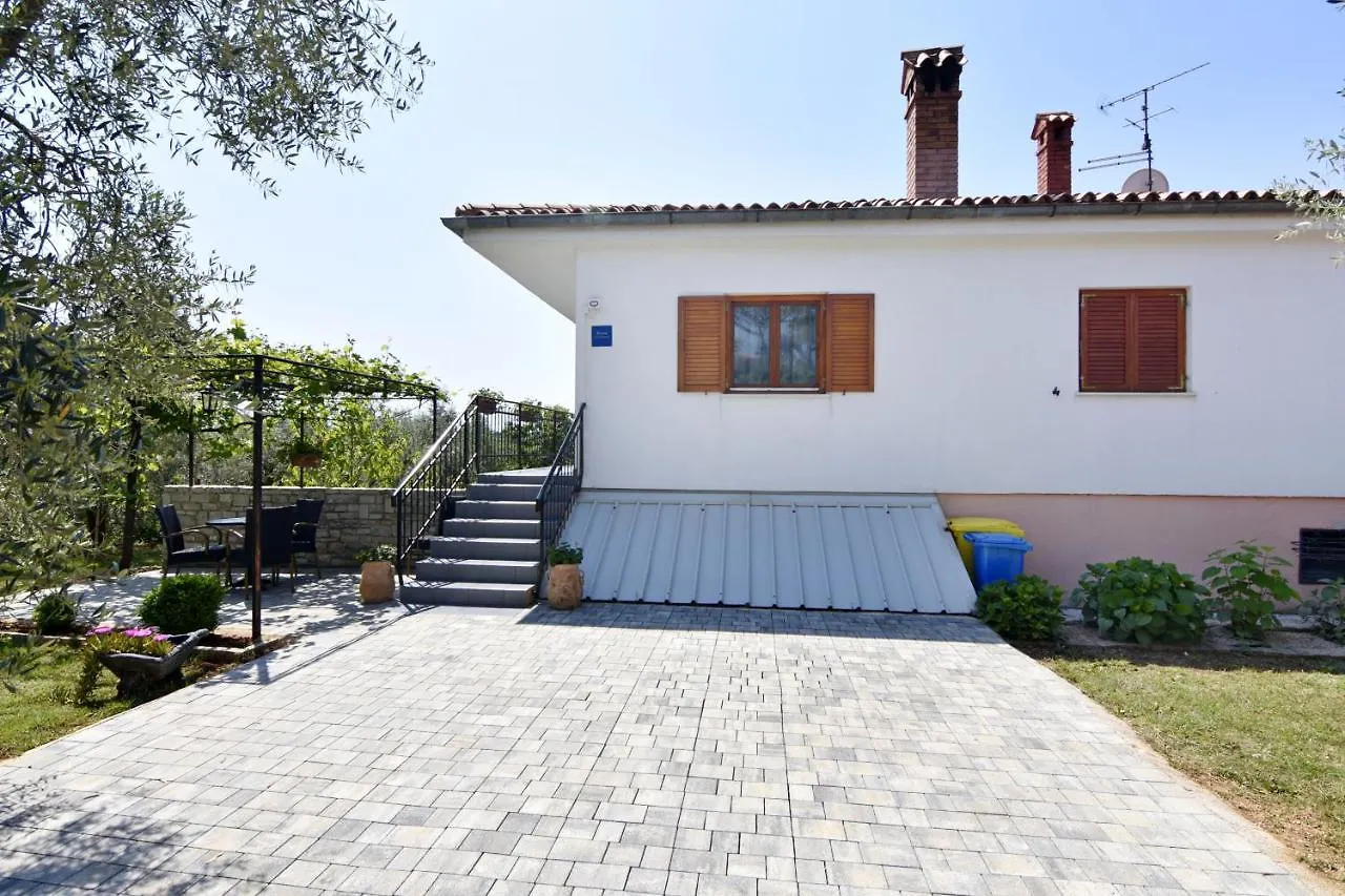 Apartments With A Parking Space Basanija, Umag - 20522 Savudrija