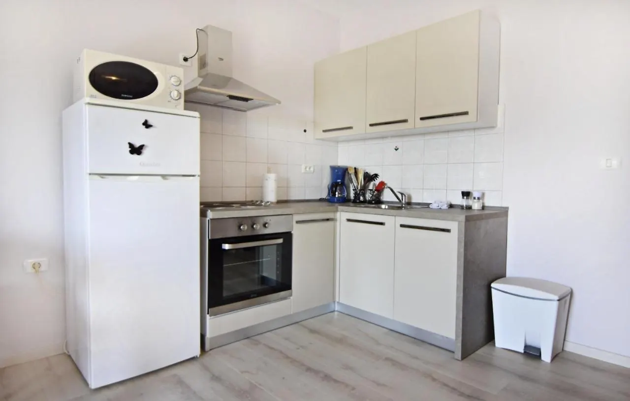 Apartments With A Parking Space Basanija, Umag - 20522 Savudrija